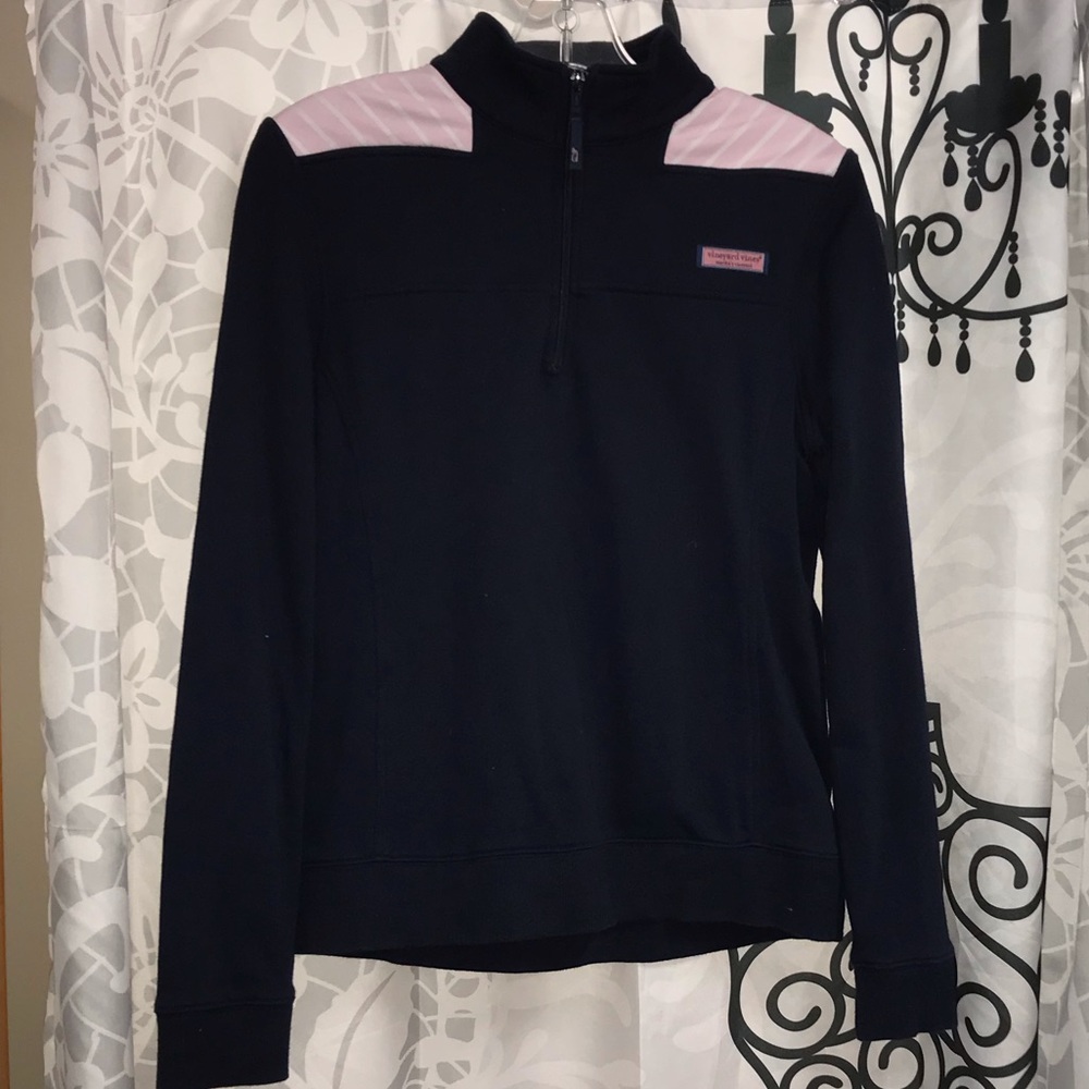 Vineyard vines pull over
